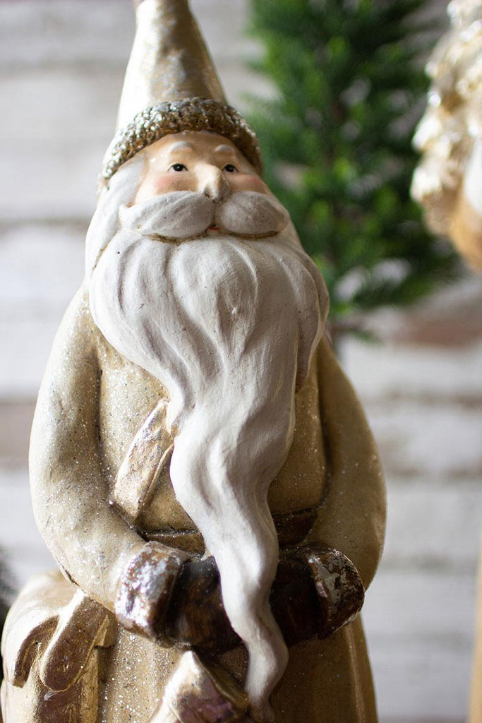 close-up of smaller santa showing amazing attention to detail
