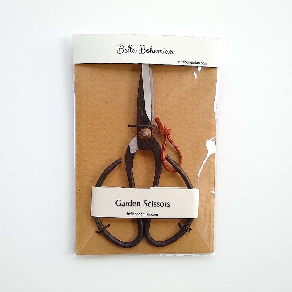 vintage style farmhouse scissors shown packaged