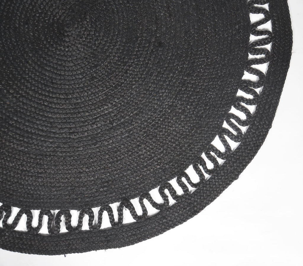 round black jute rug - close-up of rim weave