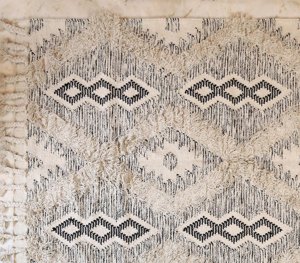 cotton rug - diamond pattern close-up