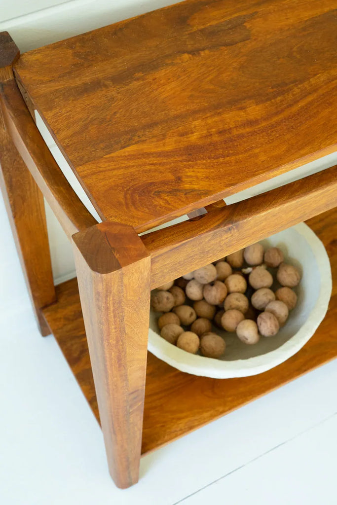 close-up of the exquisitely smooth mango wood table top