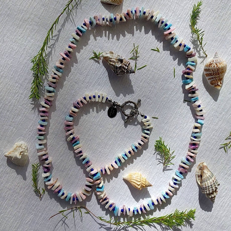 chic beach necklace arranged in heart formation