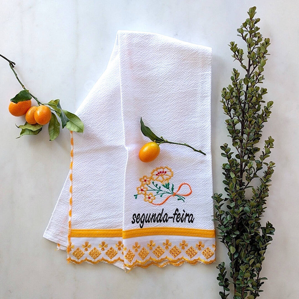 kitchen towel themed with orange trim and day of the week: Segunda-Feira