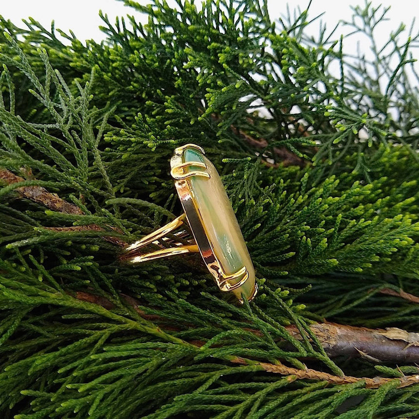 side view of agate adjustable cocktail ring