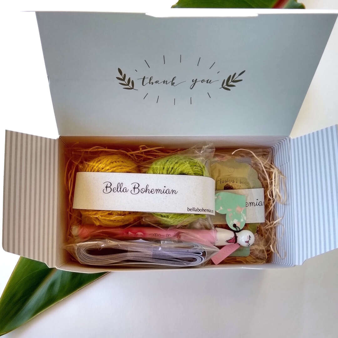 kit of 60 romantic gift tags of different shapes, hemp string, ribbon and Pink Japanese Sunny Doll Pen in gift box ready to ship