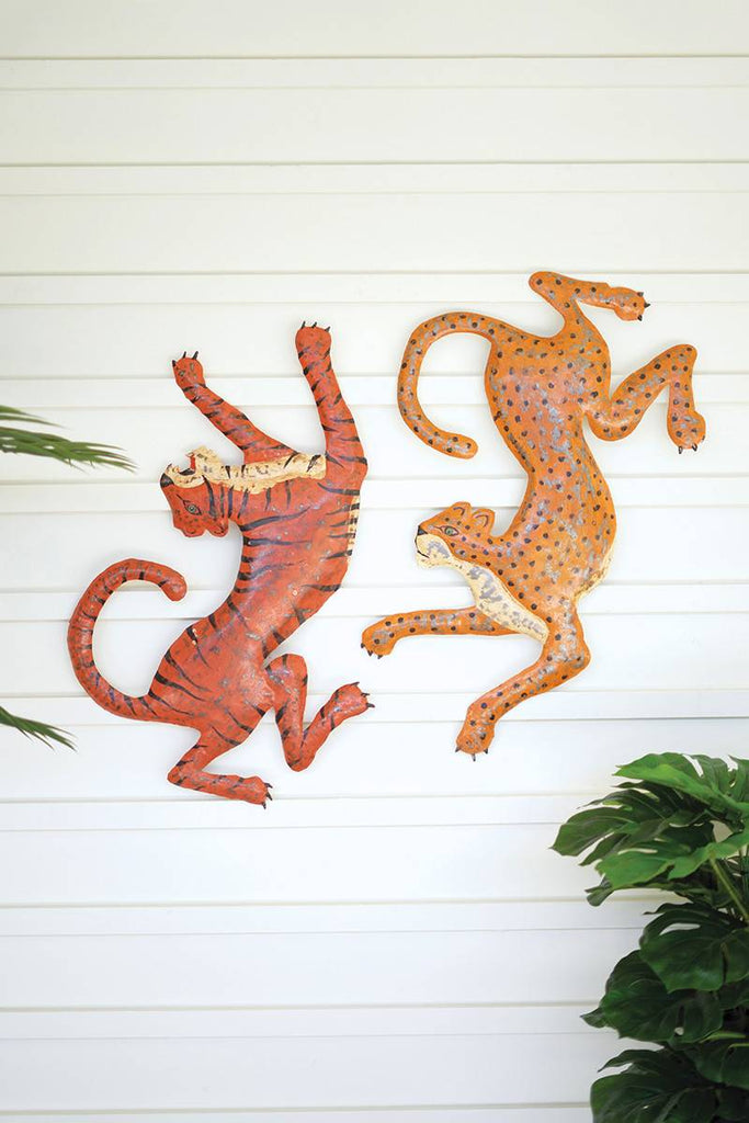 alternative position of how to hang your cheetah and tiger wall decor